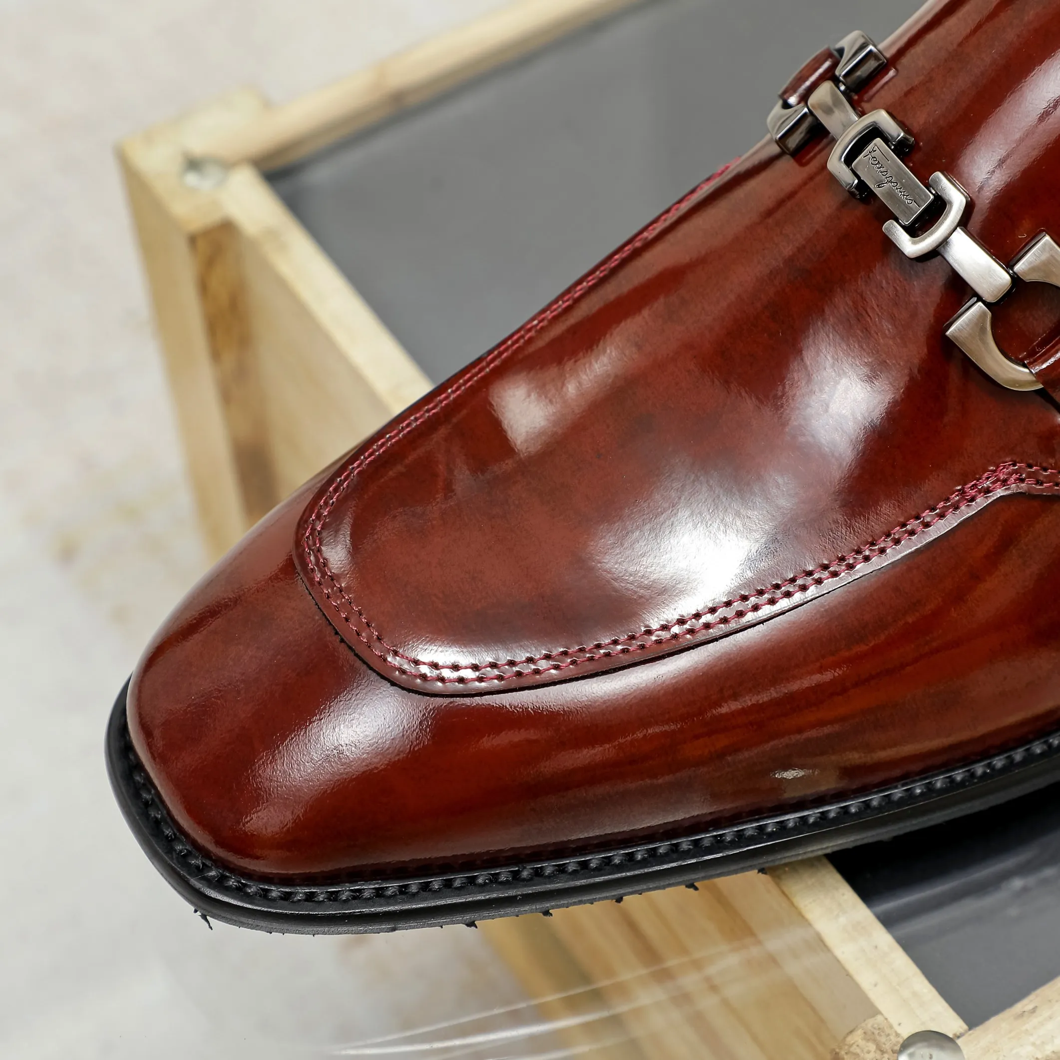 Men's shoes💰460🕷🕷[Ferragamo] Ferragamo's top men's business leather shoes💯Original copy of the official website, the upper is made of imported official website 1:1 material🍁Italian embossed cowhide🇮🇹Imported water-dyed leather lining. It’s definitely not made with ordinary craftsmanship, it’s the model used by celebrities! The factory’s craftsmanship is designed to create the most perfect shoes for trendy men! Code number 38-44 (45.46 customized) 3 colors, large quantities in stock
